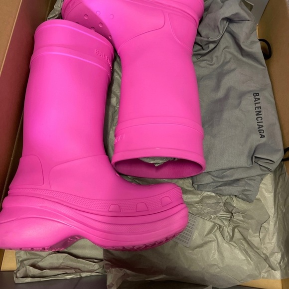 Pink Balenciaga crocs boots only wore one time in great condition. - Picture 3 of 4